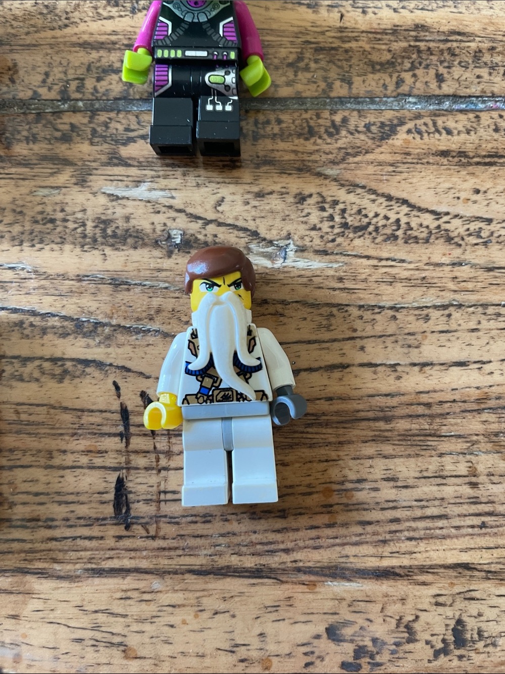 LEGO White Ninjago and Alien Minifigure Mix of 5 Mini Figurines - Picture 5 of 8